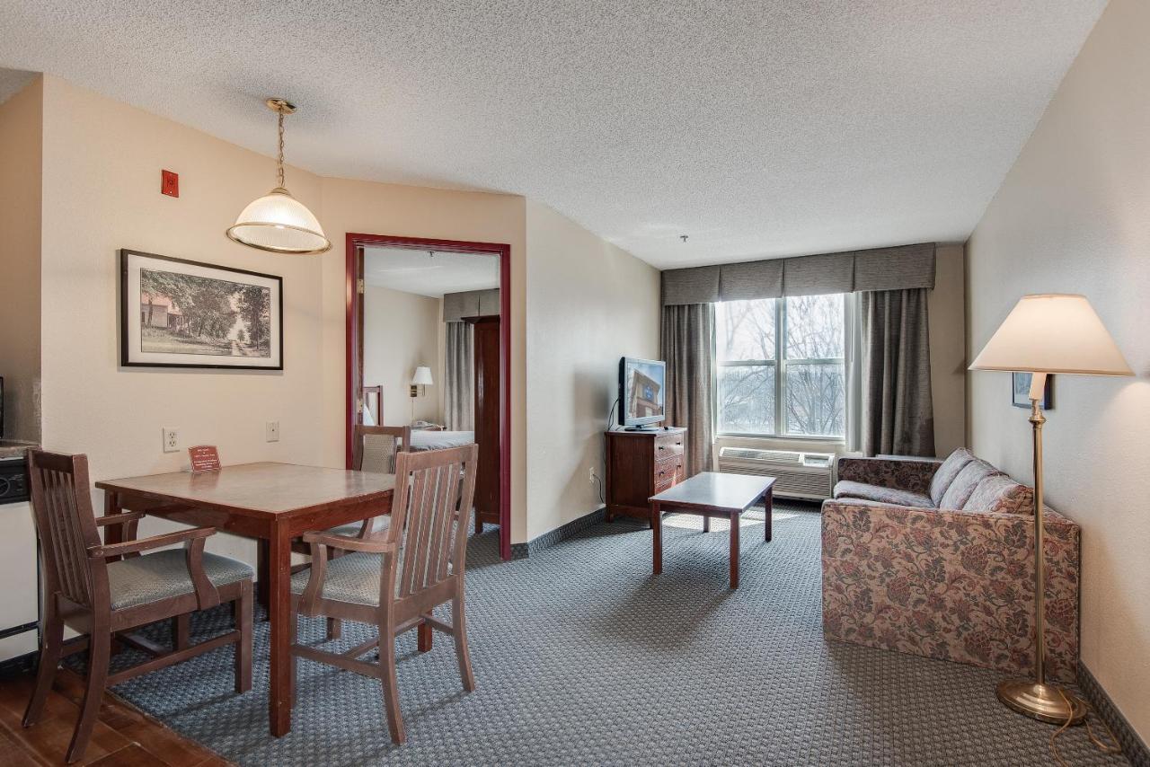 Townsquare Place Hotel 3*